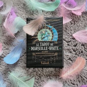 Boîte du Tarot de Marseille-Waite vue de face, avec les illustrations traditionnelles et le design du coffret 78 cartes.